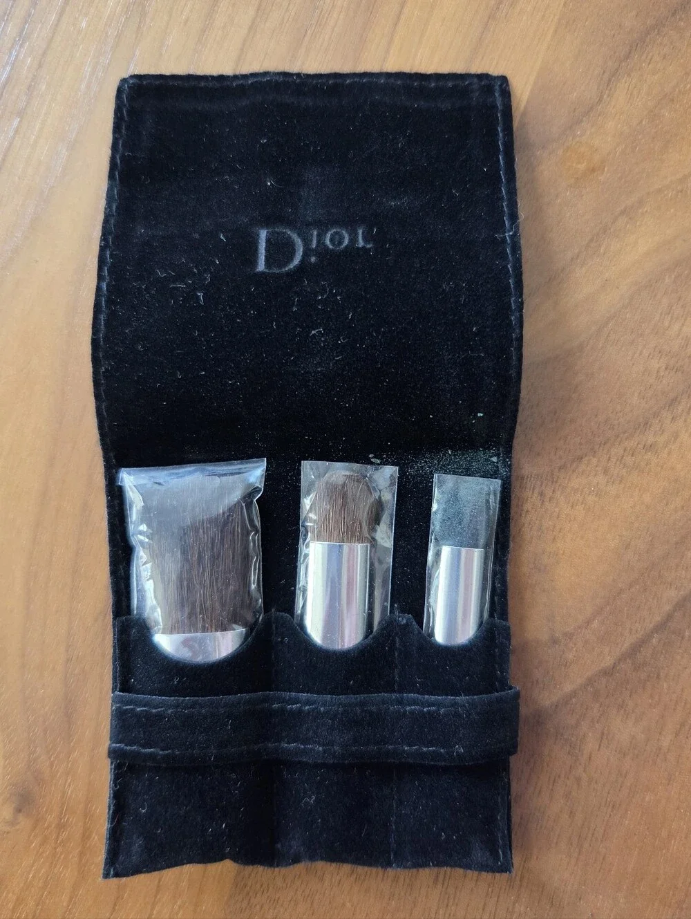 NIB Authentic DIOR Micro Mini Travel Makeup Brush Set & Pouch